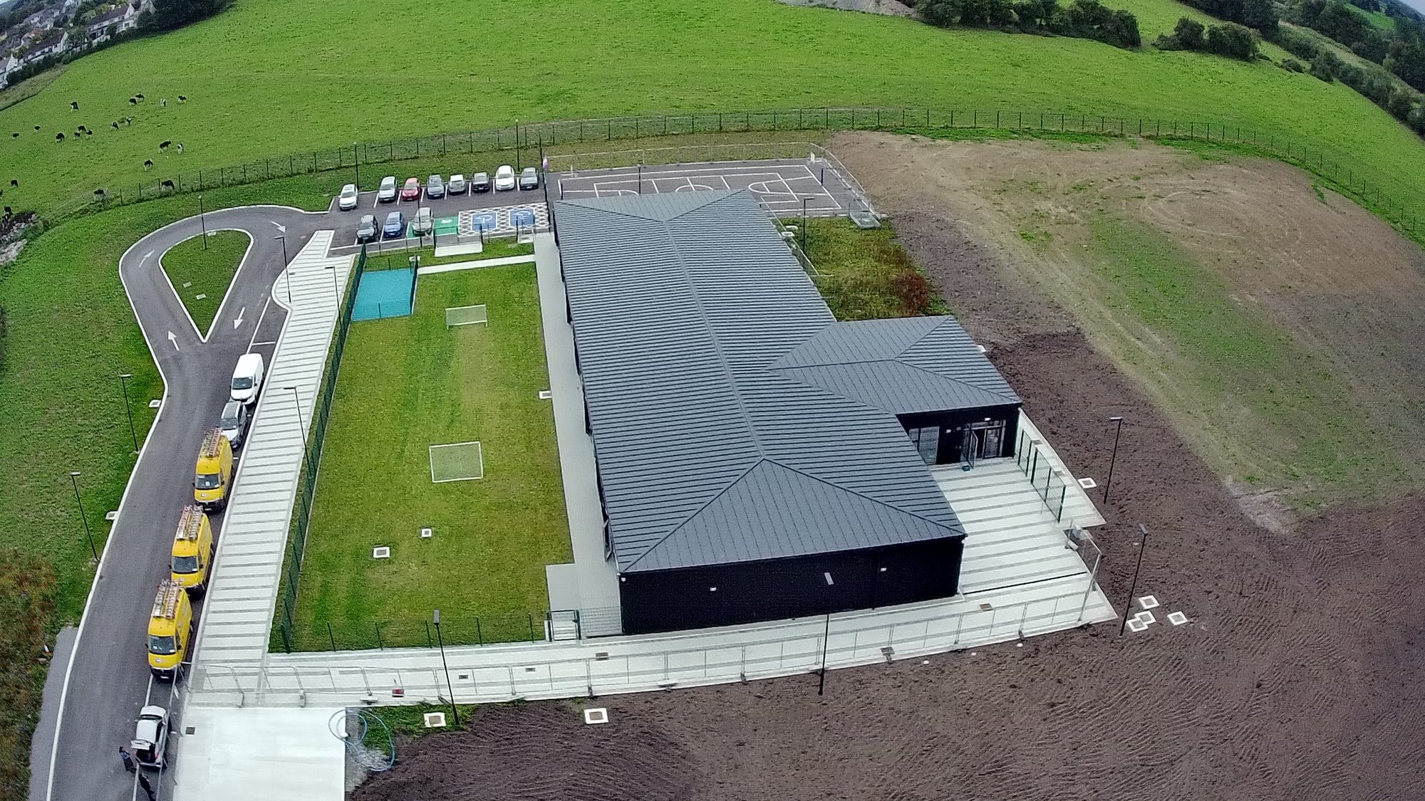 Aerial view of Gaelscoil na Laochra, Birr